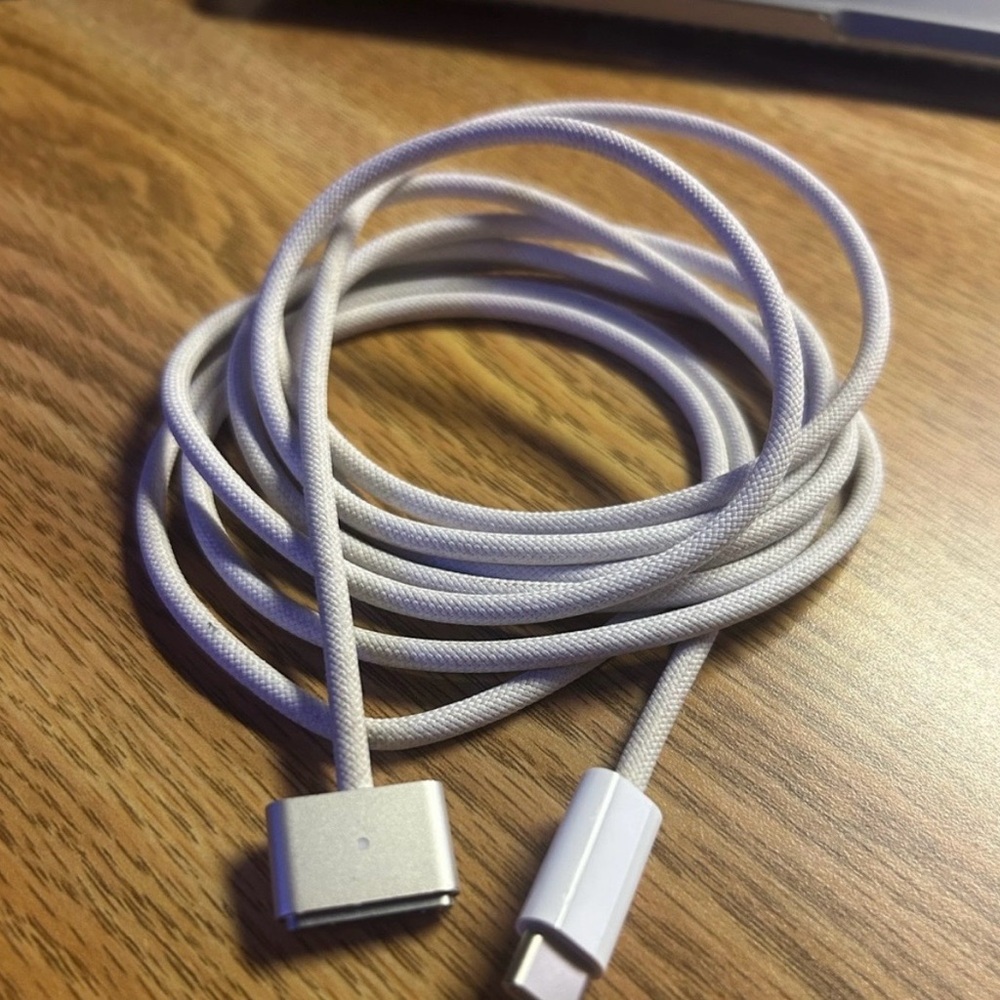 Apple USB-C to MagSafe 3 Cable
